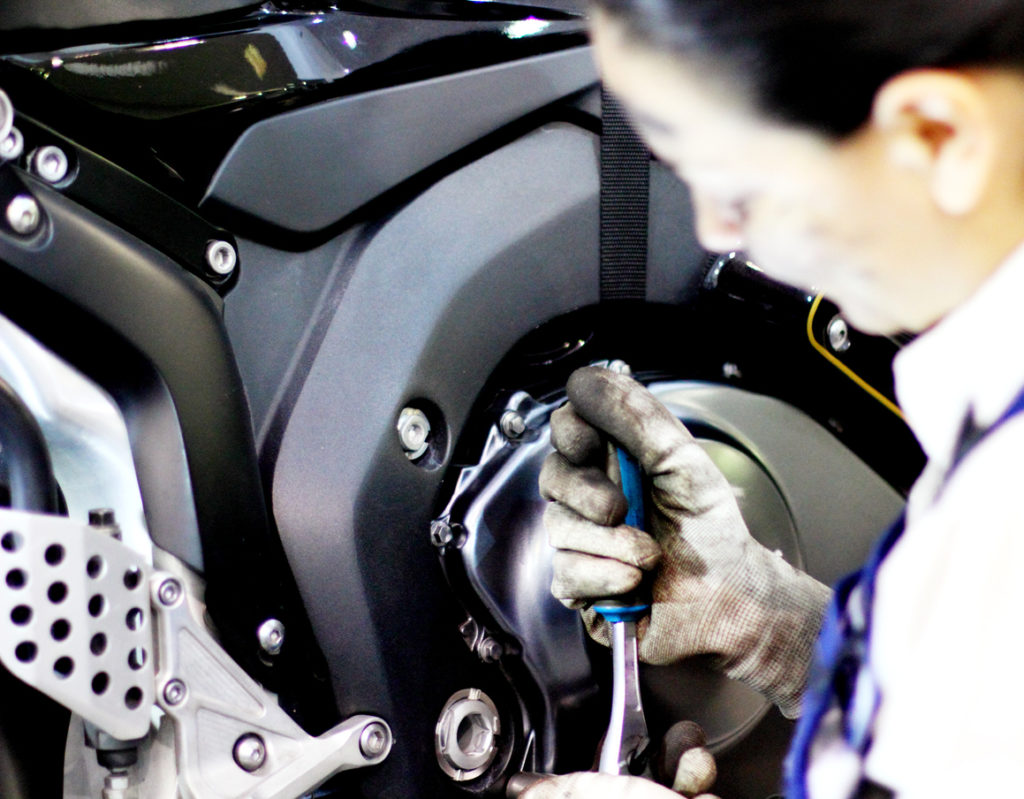 Adjust a motorcycle to suit the rider